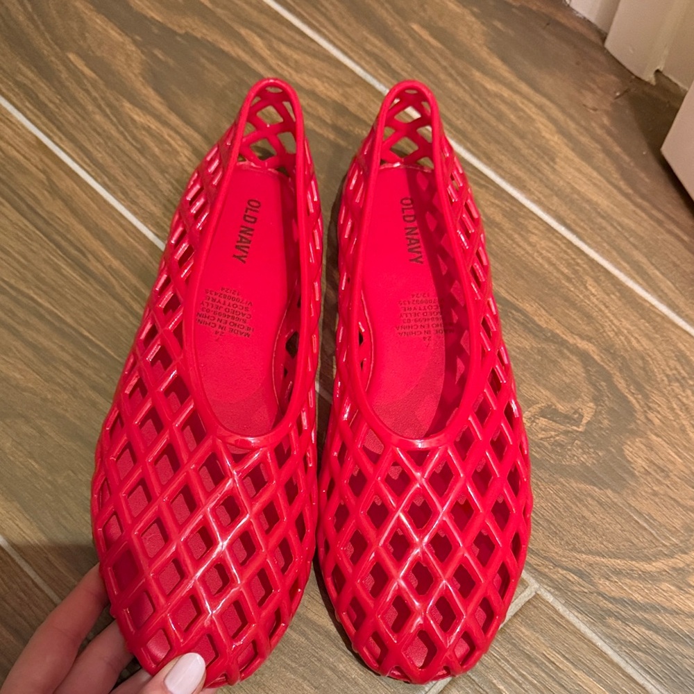 Old Navy Women’s Bright Red Lattice Slip-On Flats